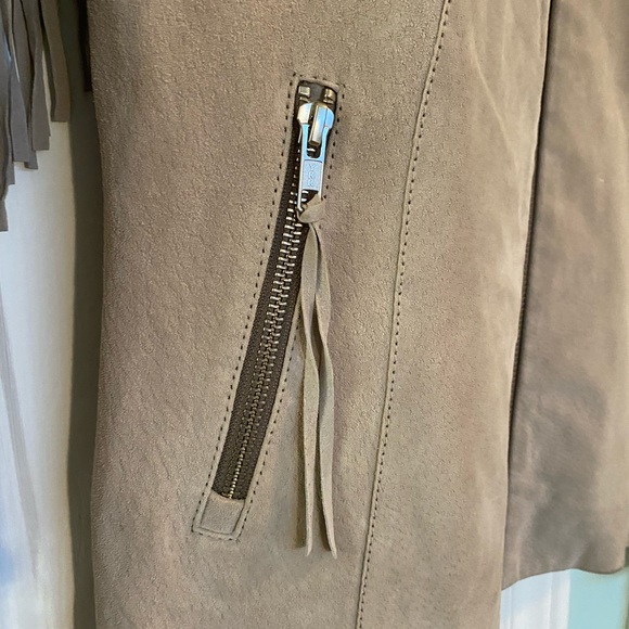 Soia & Kyo Tan/Grey Fringe Suede Jacket Size Small - Picture 9 of 9